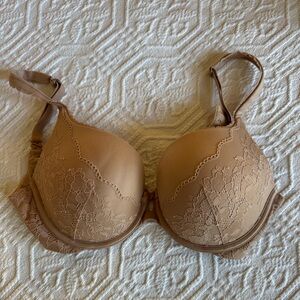 Victoria's Secret Lace Push-Up Bra in Tan